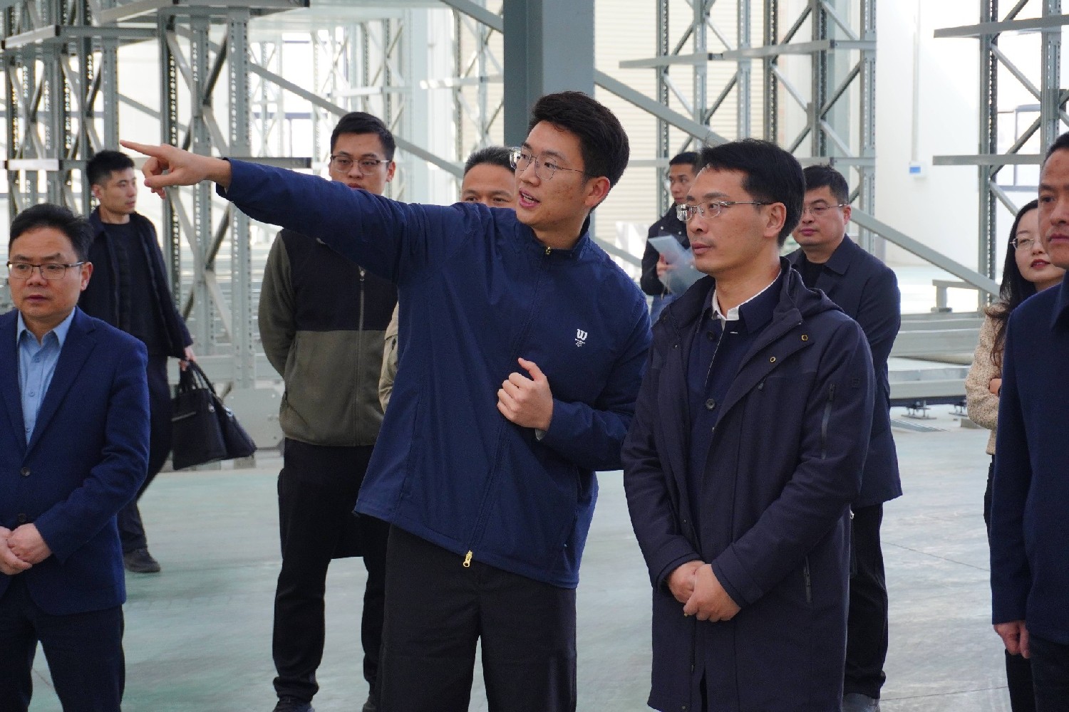 湖州市副市長(zhǎng)、市公安局局長(zhǎng)張宏亮一行蒞臨博奧鋁業(yè)開(kāi)展“暖企助企”走訪(fǎng)